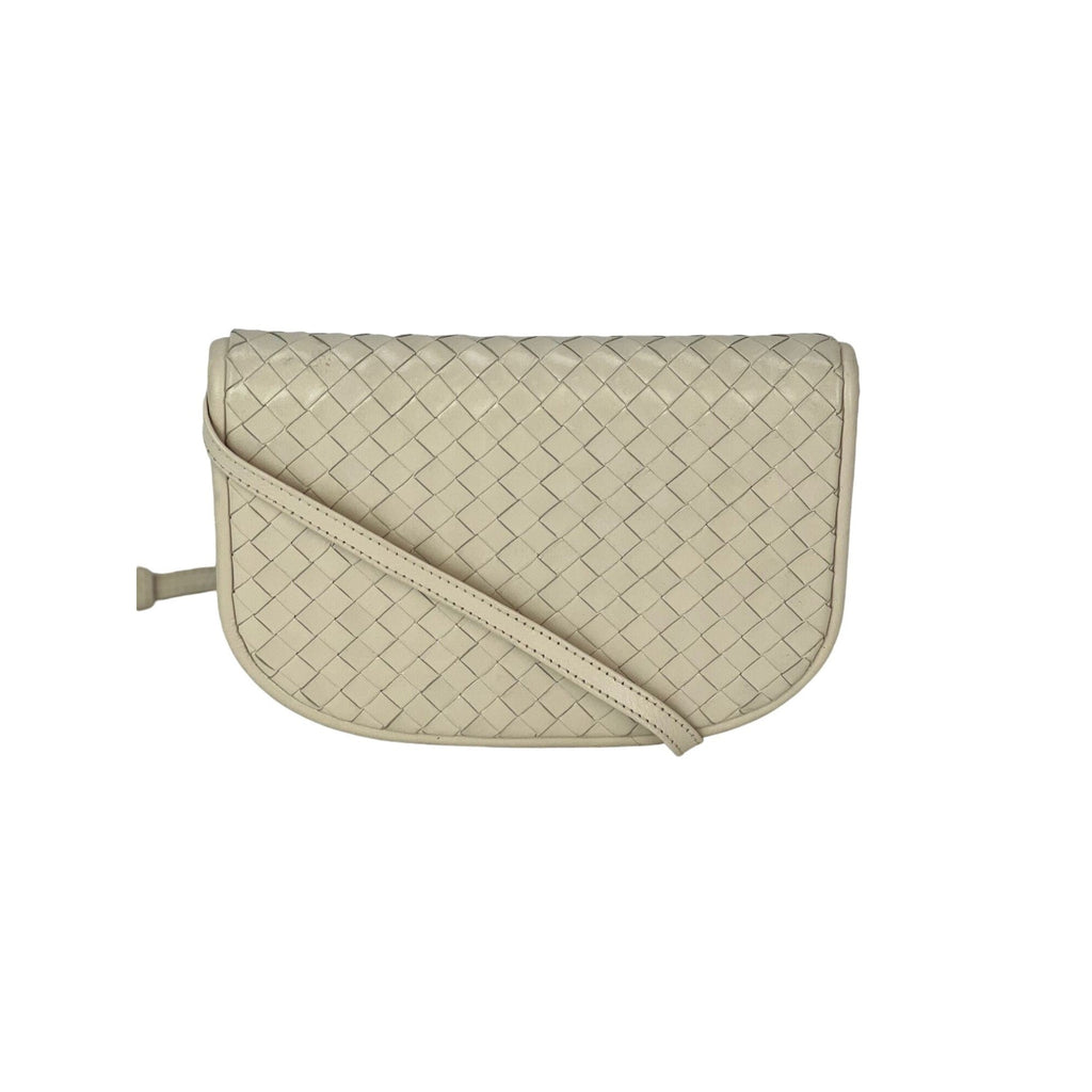 Túi ly hợp đeo vai da trắng của Bottega Veneta Intreciato