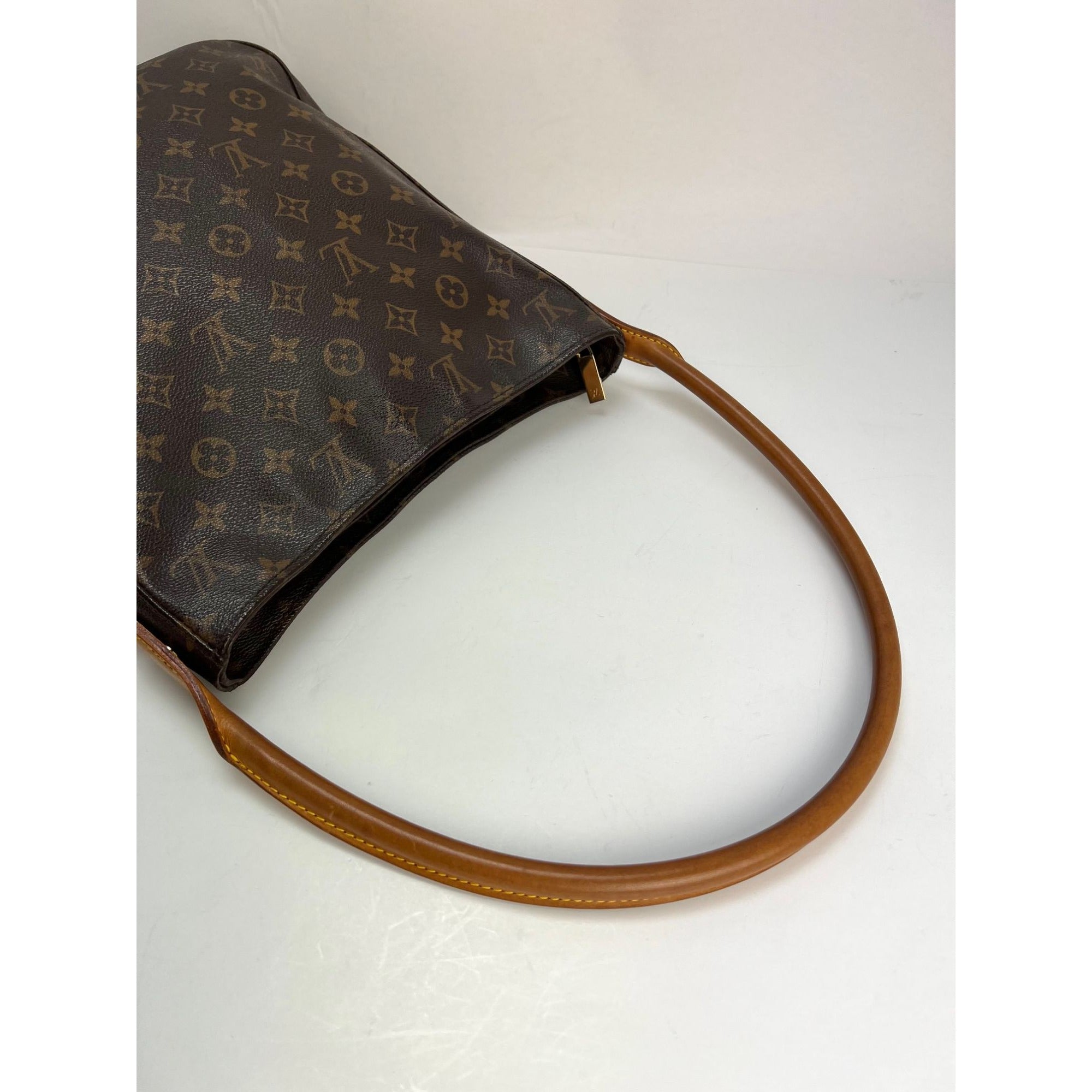 Túi đeo vai LOUIS VUITTON Looping GM Monogram