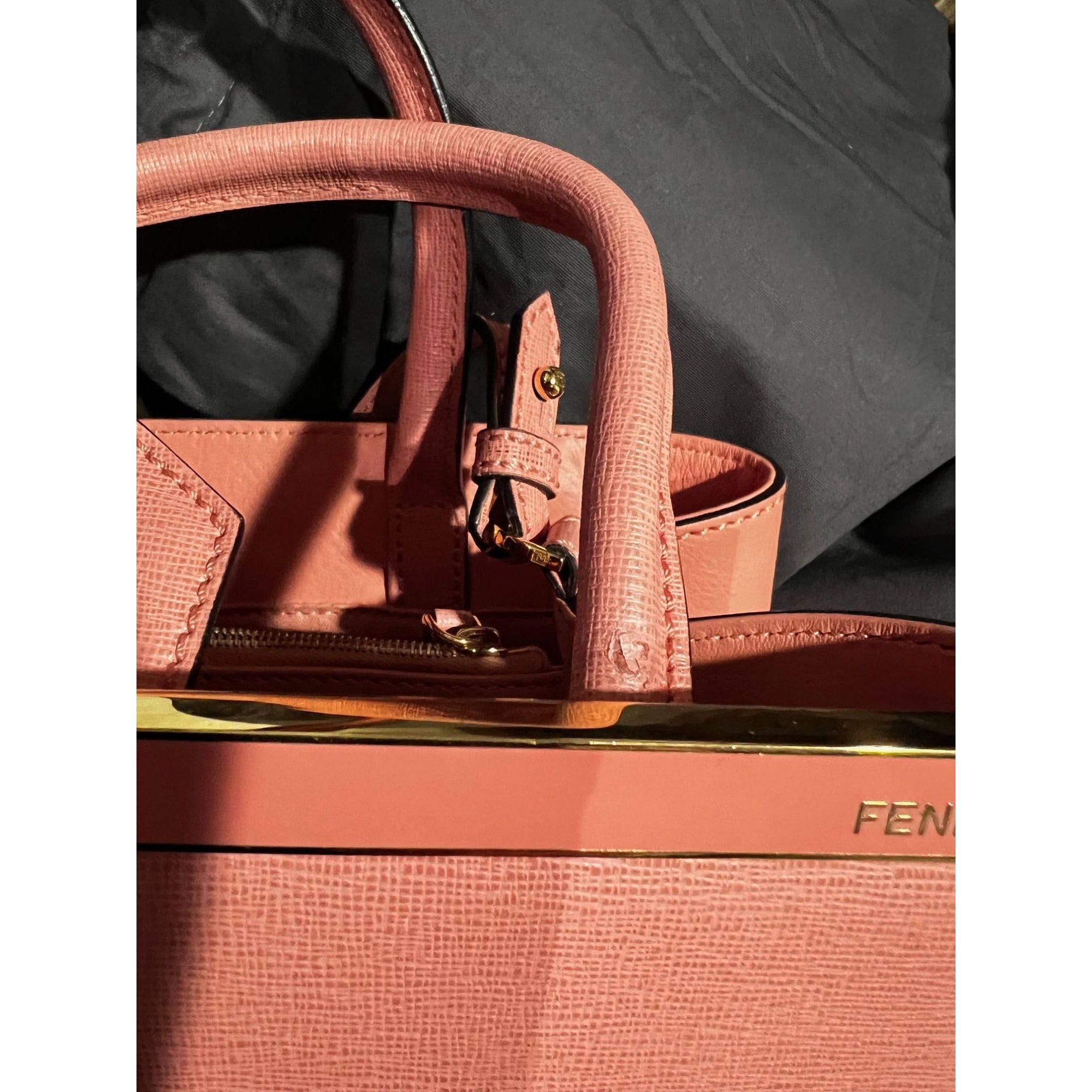 Túi đeo chéo Fendi Vitello Elite Flamingo Petite 2Jours Pink Tote Shoulder Crossbody Bag
