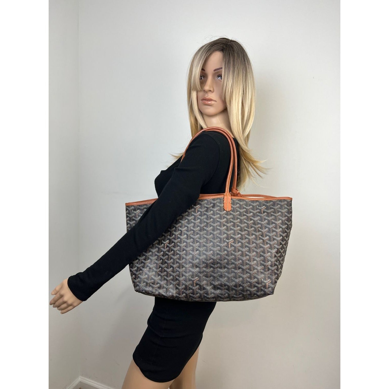 Túi tote màu đen GOYARD St. Louis Goyardine PM
