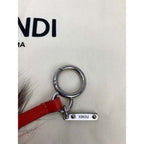 Móc khóa túi xách bằng da hình côn trùng lông đỏ Fendi / Mặt dây chuyền túi xách