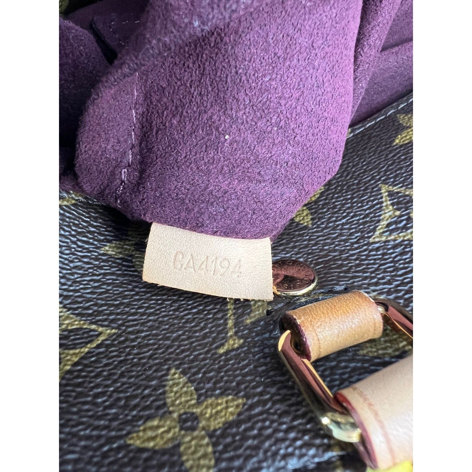 Túi đeo vai Louis Vuitton Montaigne MM Monogram