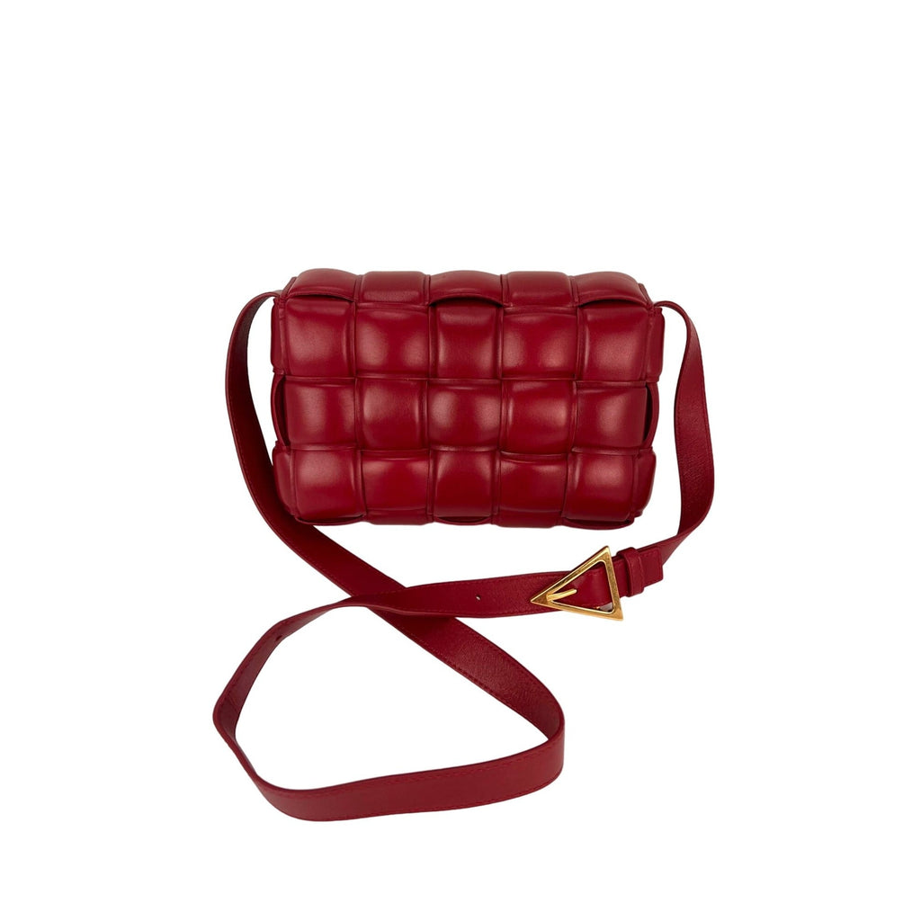 Túi đeo chéo Nappa Maxi Intreccio màu đỏ của Bottega Veneta