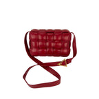 Túi đeo chéo Nappa Maxi Intreccio màu đỏ của Bottega Veneta
