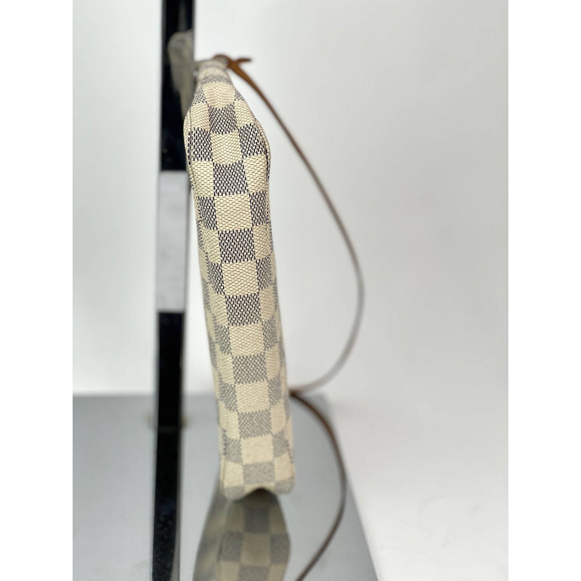 Phụ kiện túi xách Louis Vuitton Túi Damier Azur màu trắng