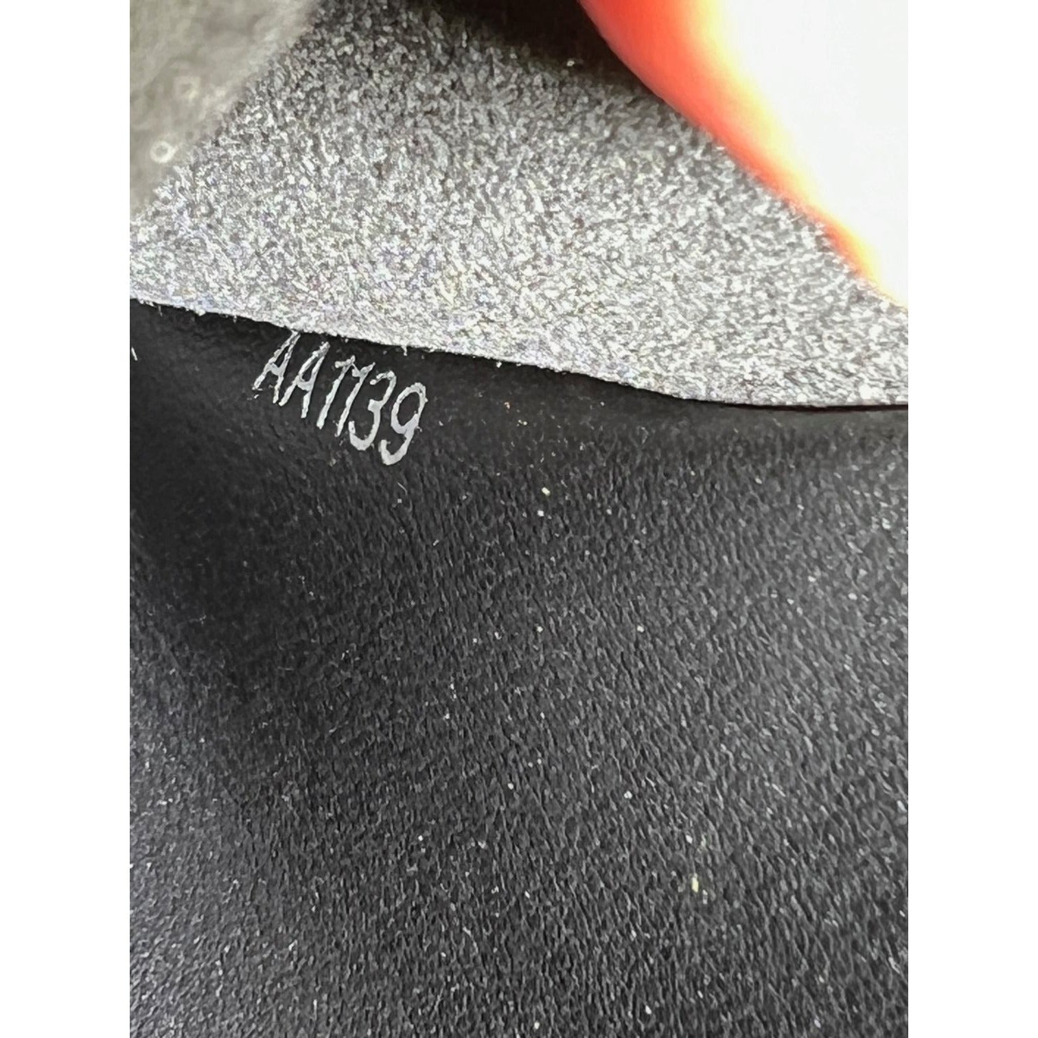 Ví cầm tay Louis Vuitton Reverse Giant Monogram Dauphine Belt Bumbag