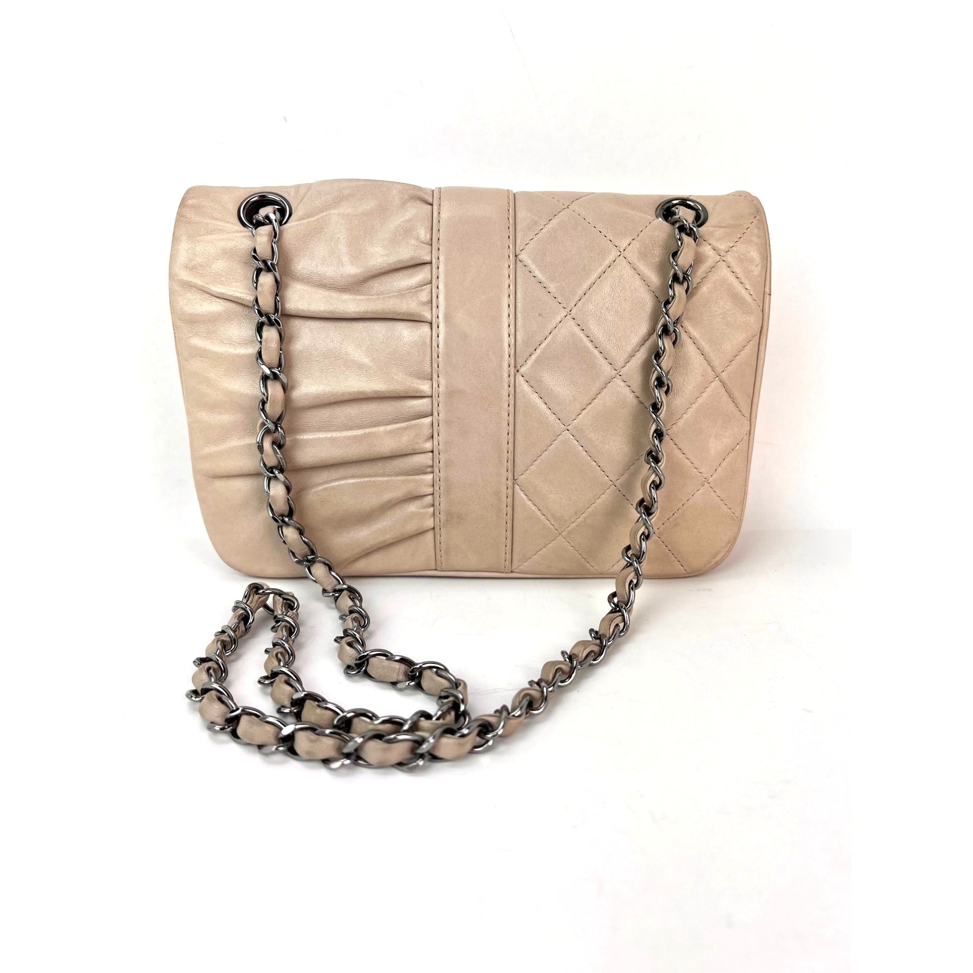 Túi đeo vai Chanel Lambskin Quilted Pile Ou Face Flap màu be Clair