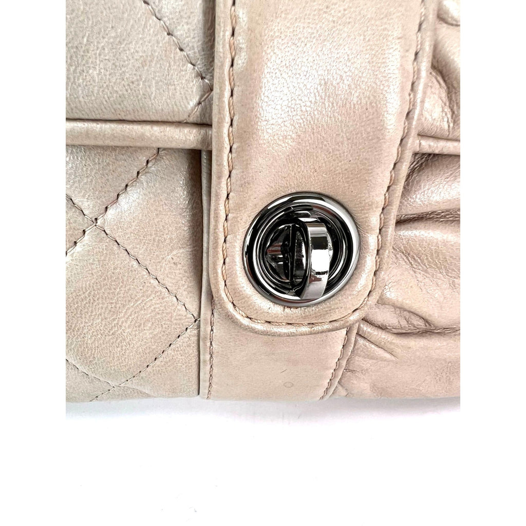 Túi đeo vai Chanel Lambskin Quilted Pile Ou Face Flap màu be Clair