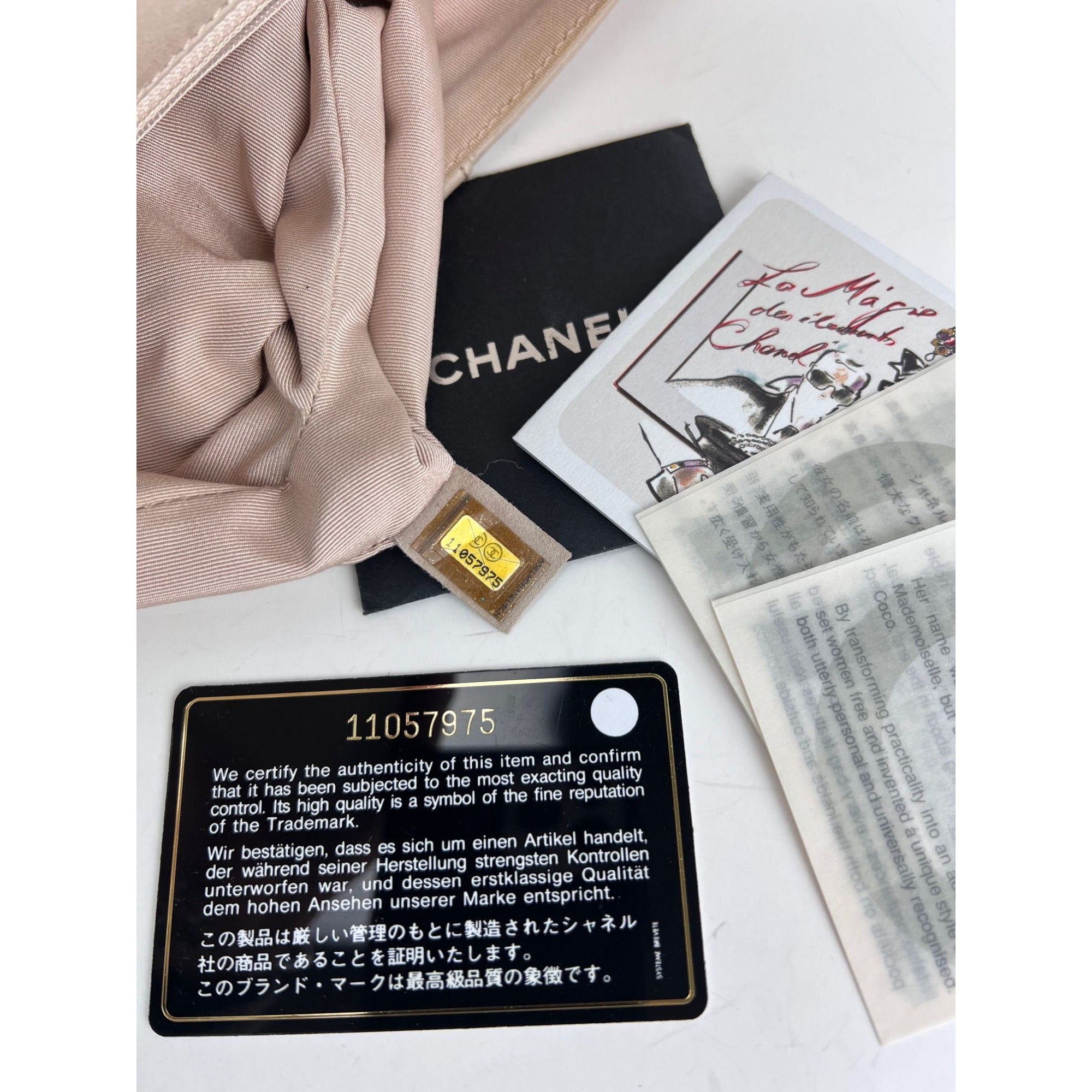 Túi đeo vai Chanel Lambskin Quilted Pile Ou Face Flap màu be Clair