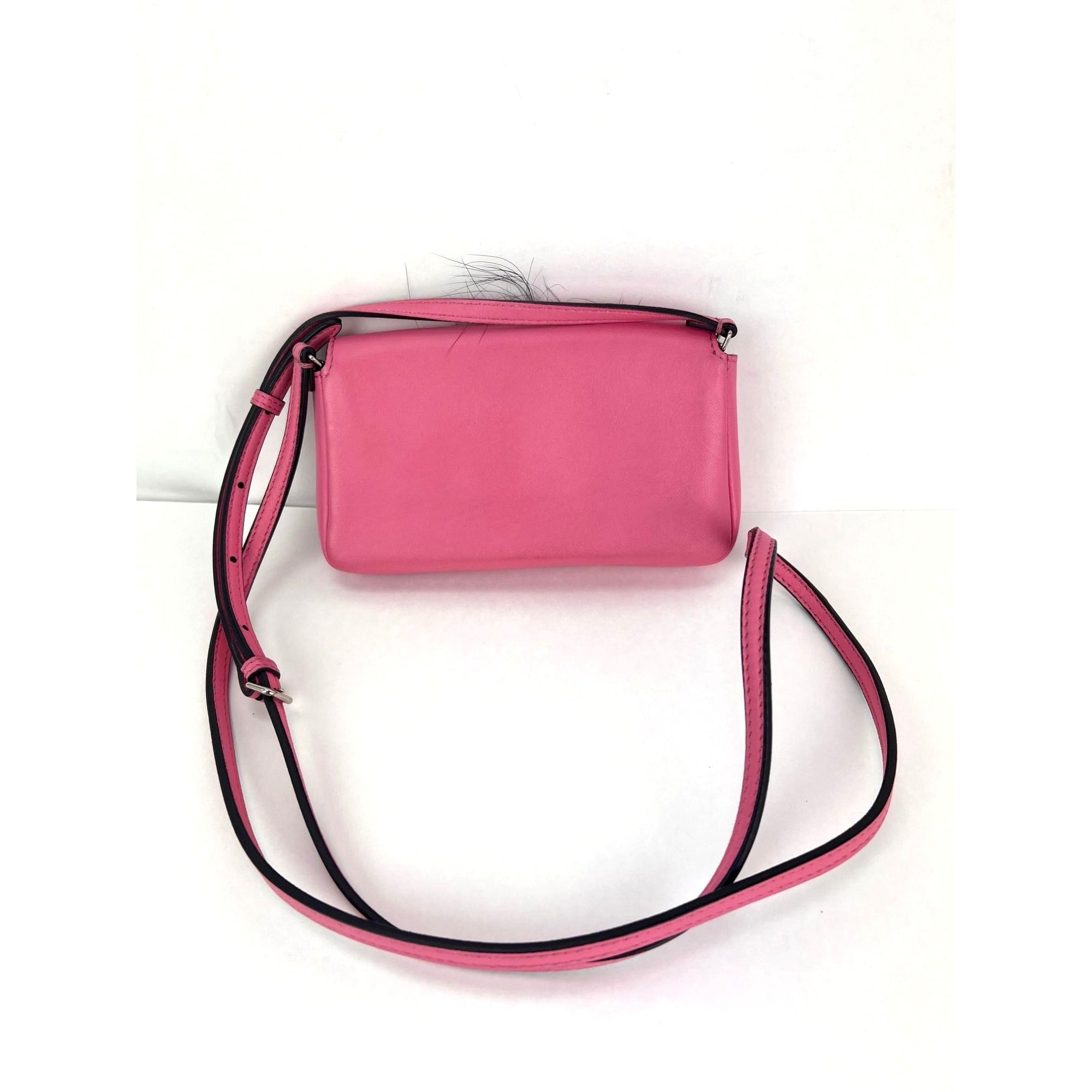 Túi đeo chéo Fendi Monster Baguette da hồng siêu nhỏ