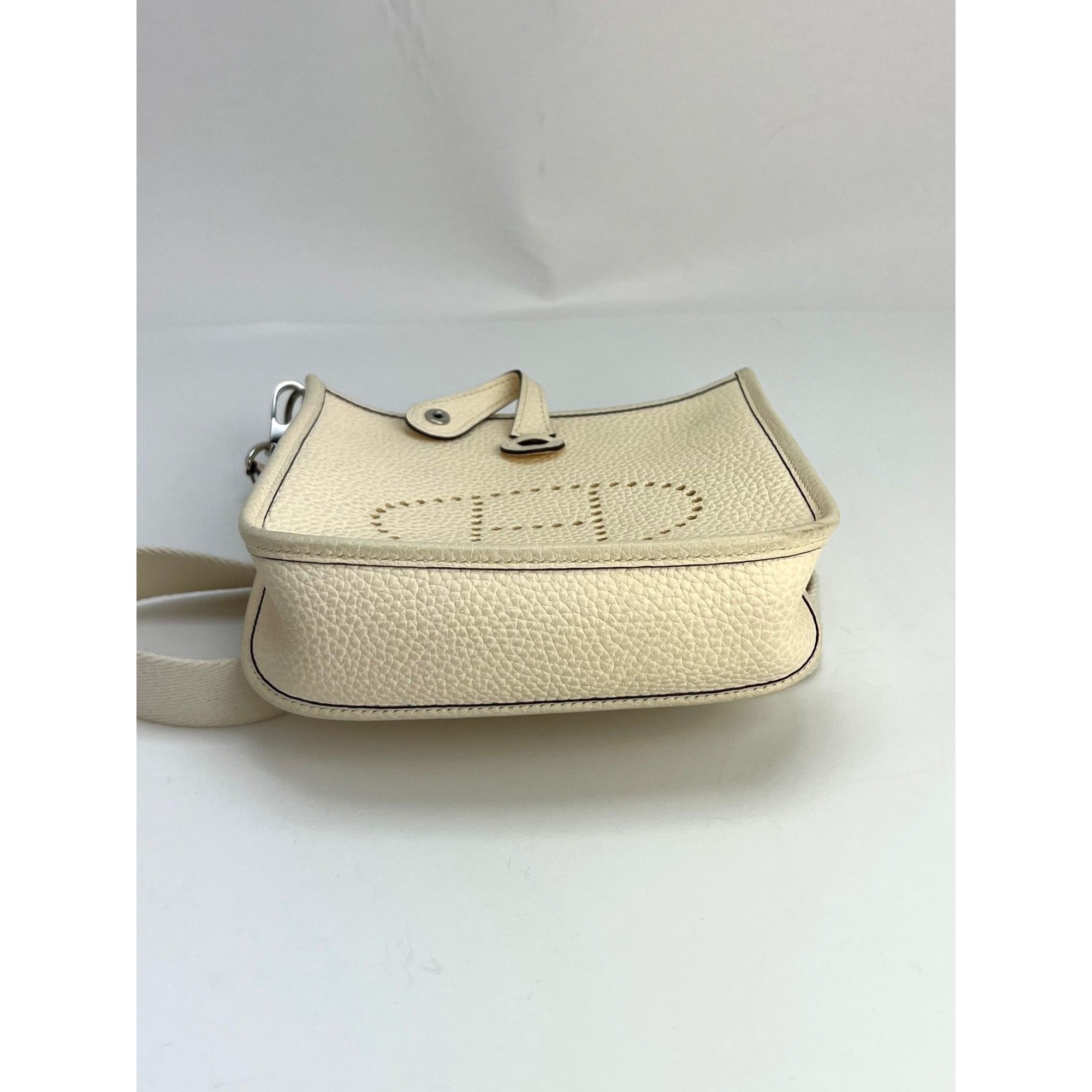 Túi đeo chéo Hermes Taurillon Clemence evelyne TPM Nata White