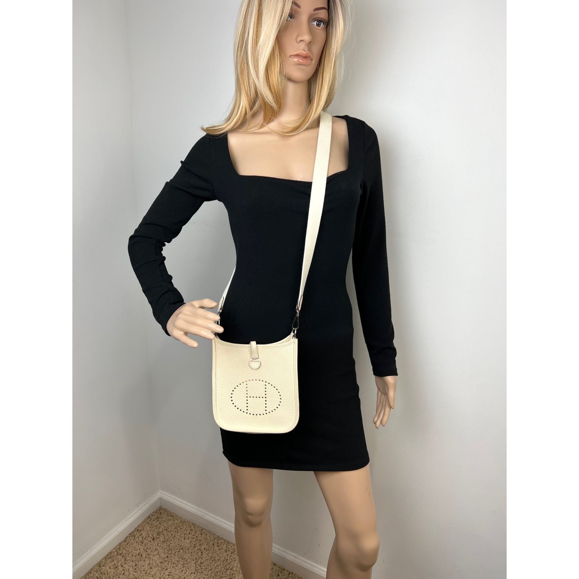 Túi đeo chéo Hermes Taurillon Clemence evelyne TPM Nata White
