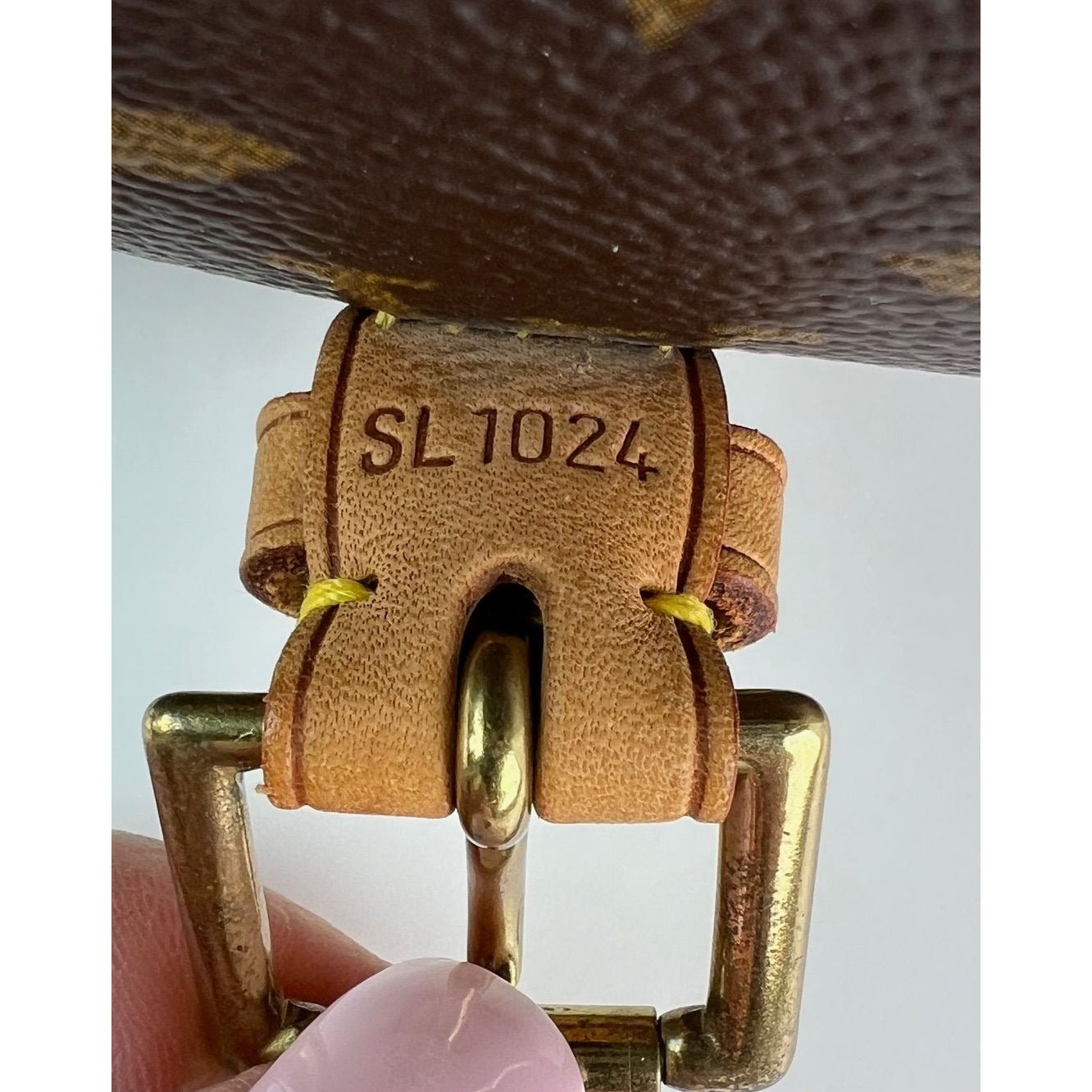 Túi đeo chéo Louis Vuitton Solonge Monogram Vintage