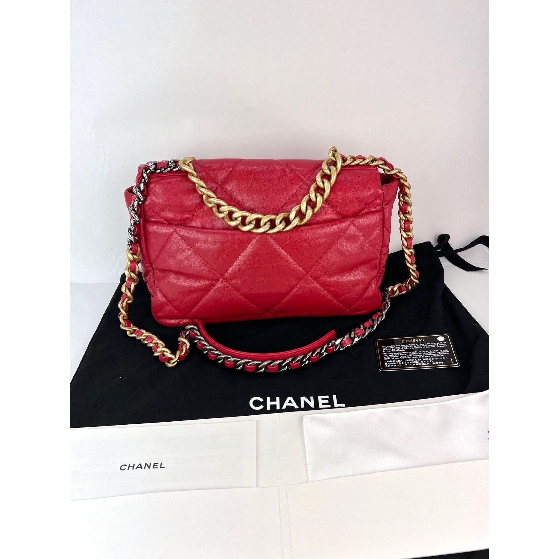 Túi xách Chanel 19 cỡ lớn bằng da dê chần bông màu bạc và vàng đỏ