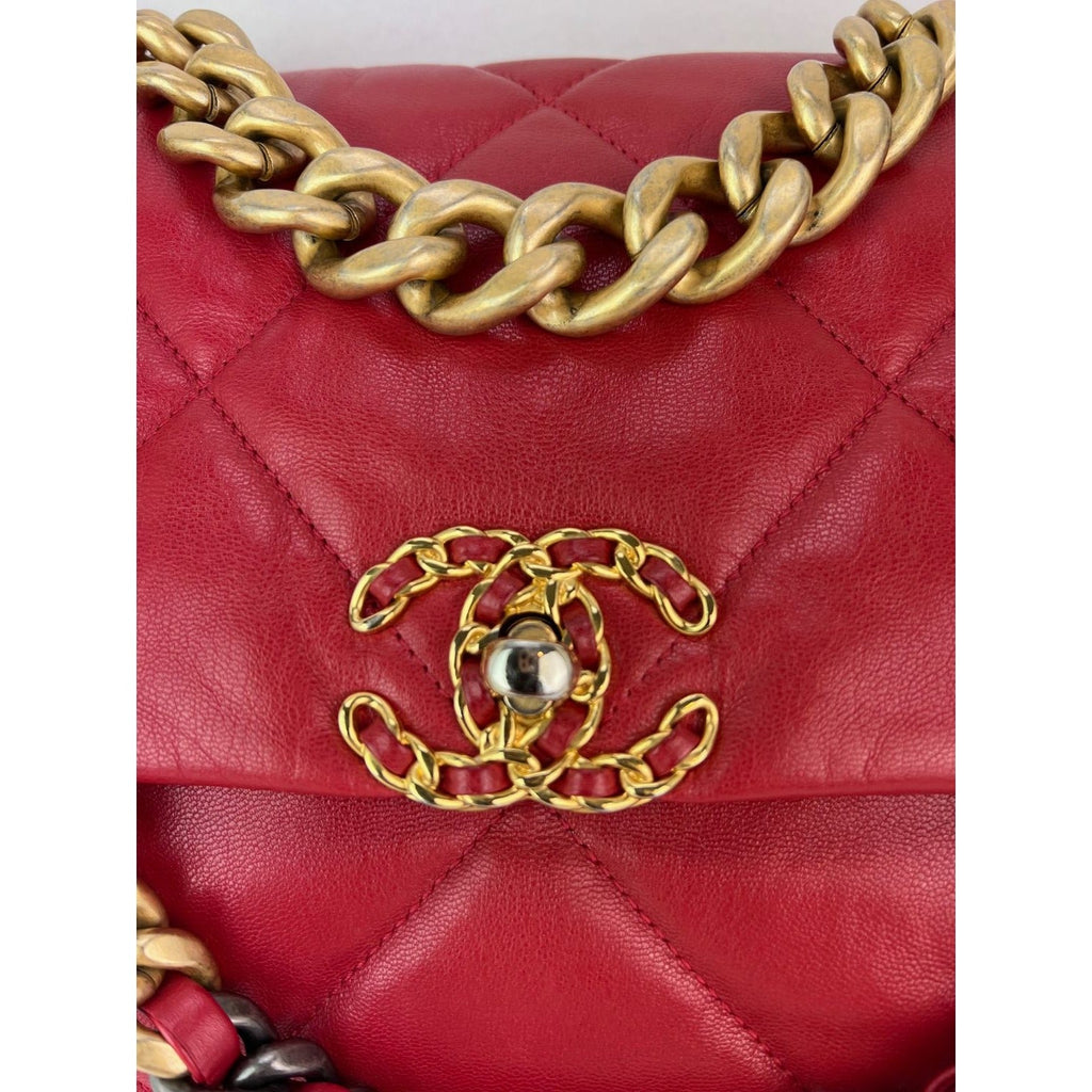 Túi xách Chanel 19 cỡ lớn bằng da dê chần bông màu bạc và vàng đỏ