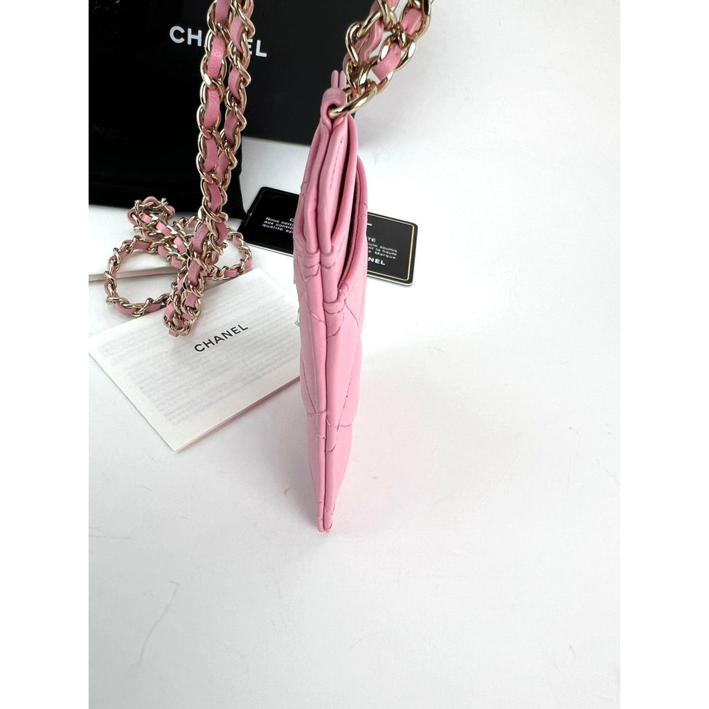 Túi đựng thẻ Chanel bằng da cừu chần bông có dây xích