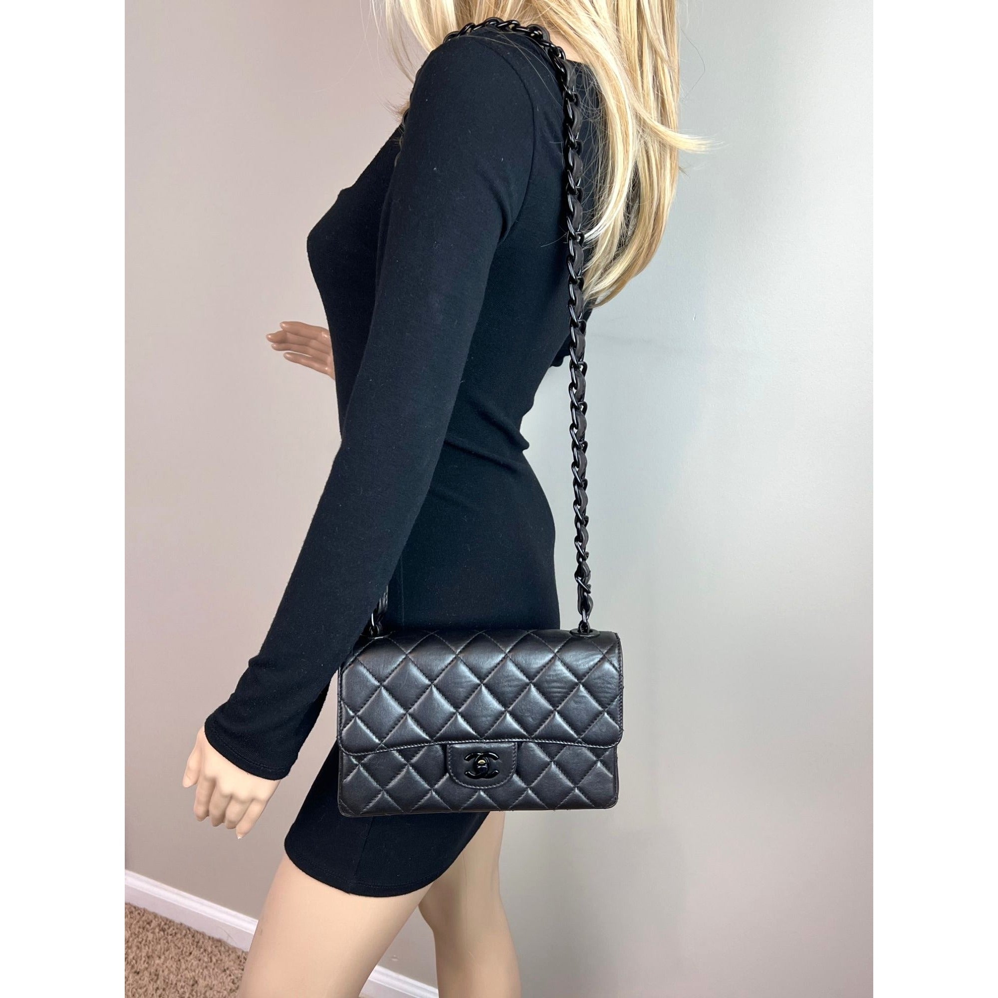Túi Chanel Vintage Quilted Lambskin Black Resin Chain Small Classic Single Flap Bag HIẾM