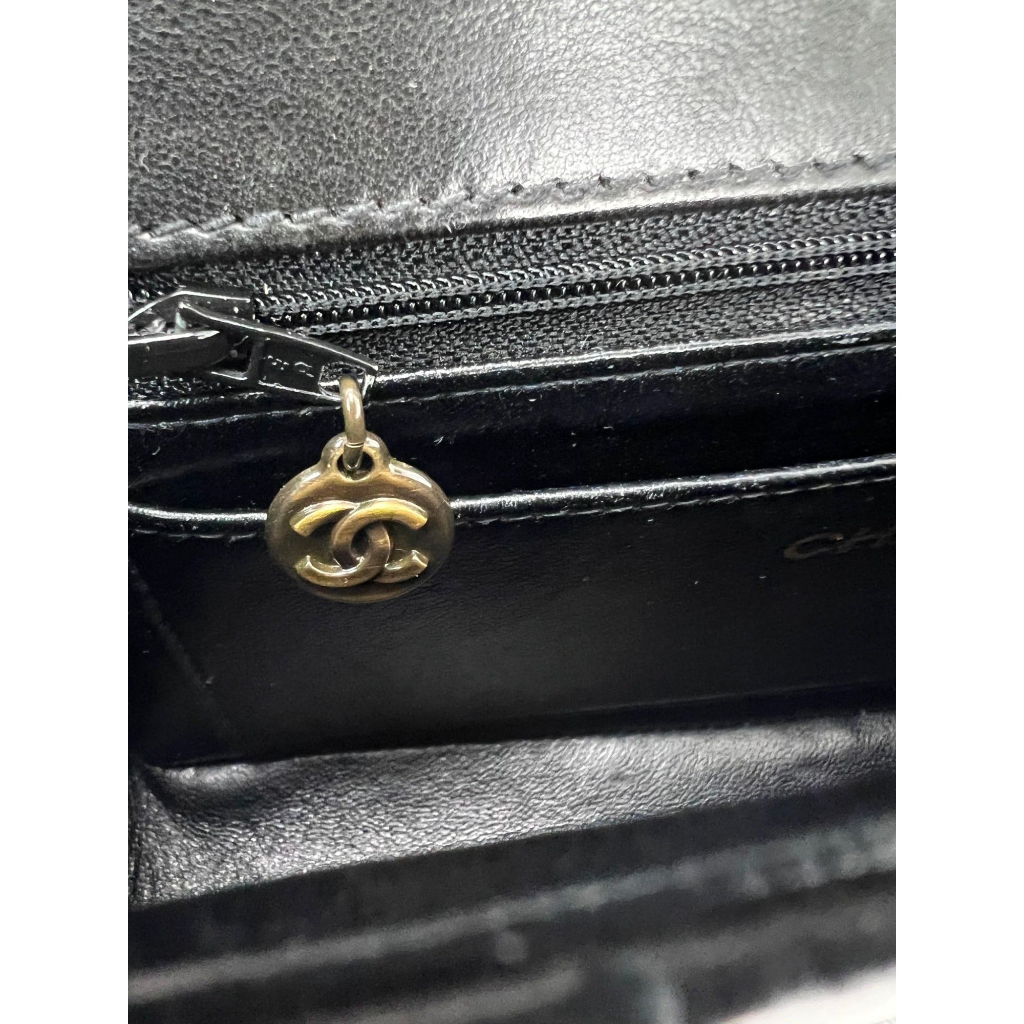 Túi Chanel Vintage Quilted Lambskin Black Resin Chain Small Classic Single Flap Bag HIẾM