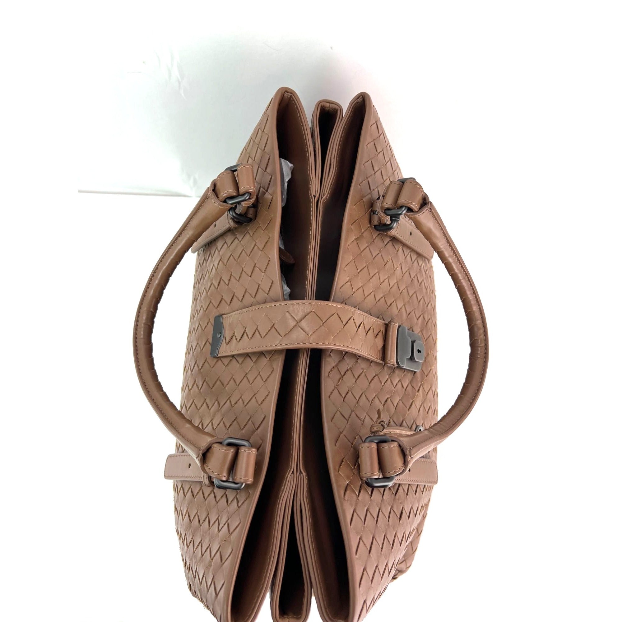 Túi đeo vai màu nâu Bottega Veneta Roma Intrecciato Nappa