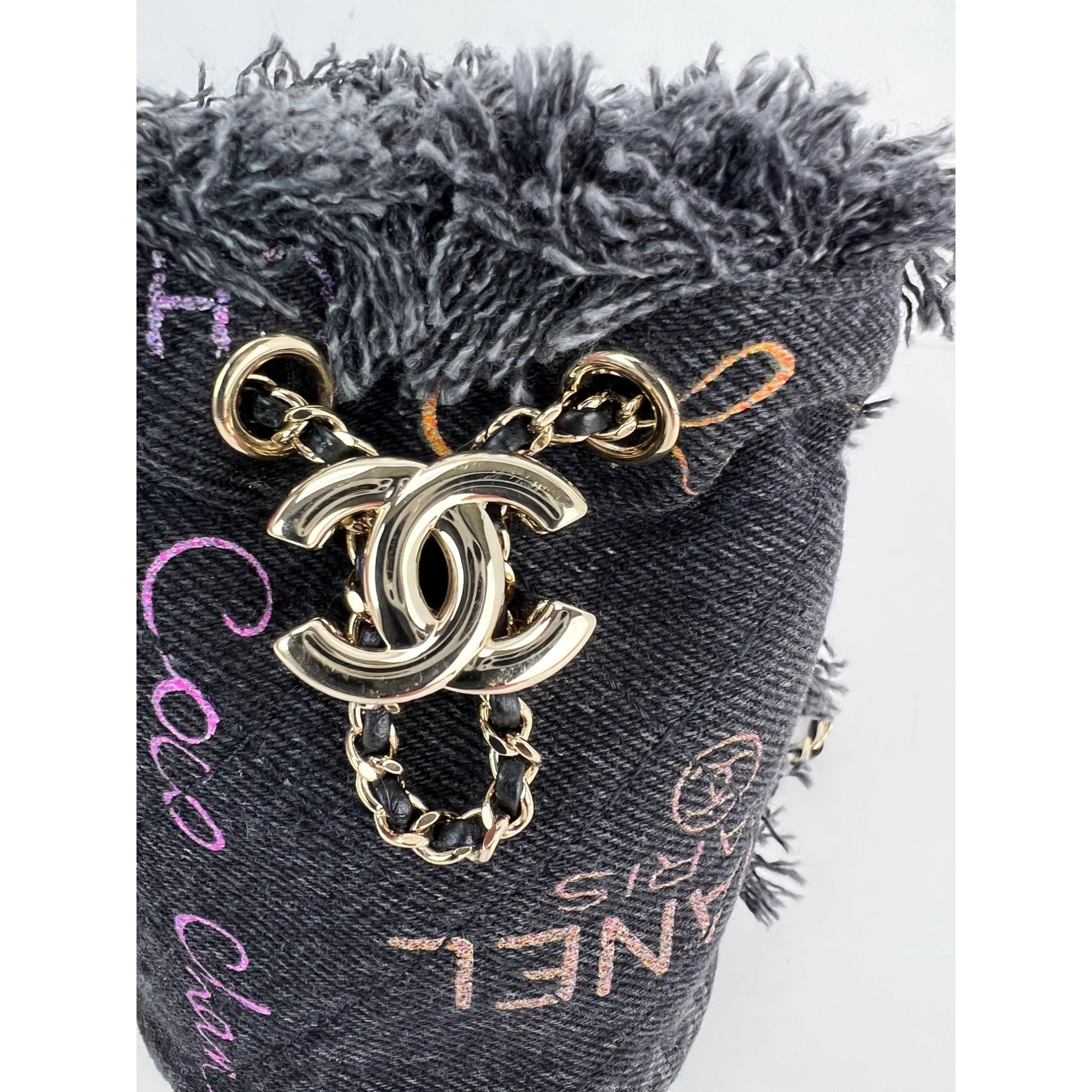 Xô mini Chanel Denim Quilted Mood kèm dây xích màu đen