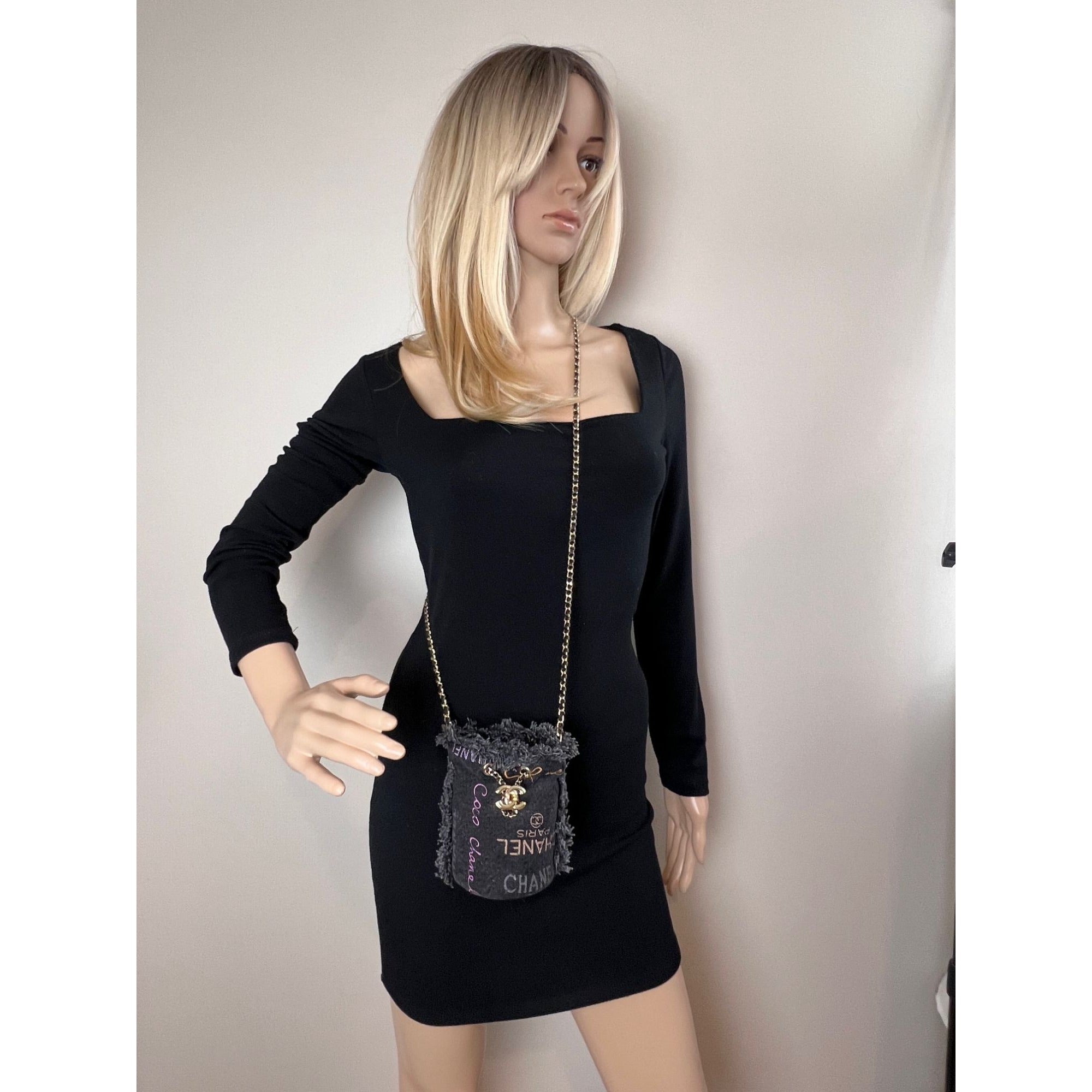 Xô mini Chanel Denim Quilted Mood kèm dây xích màu đen