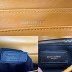 Túi đeo chéo Loulou màu vàng bằng da bê chần bông Saint Laurent
