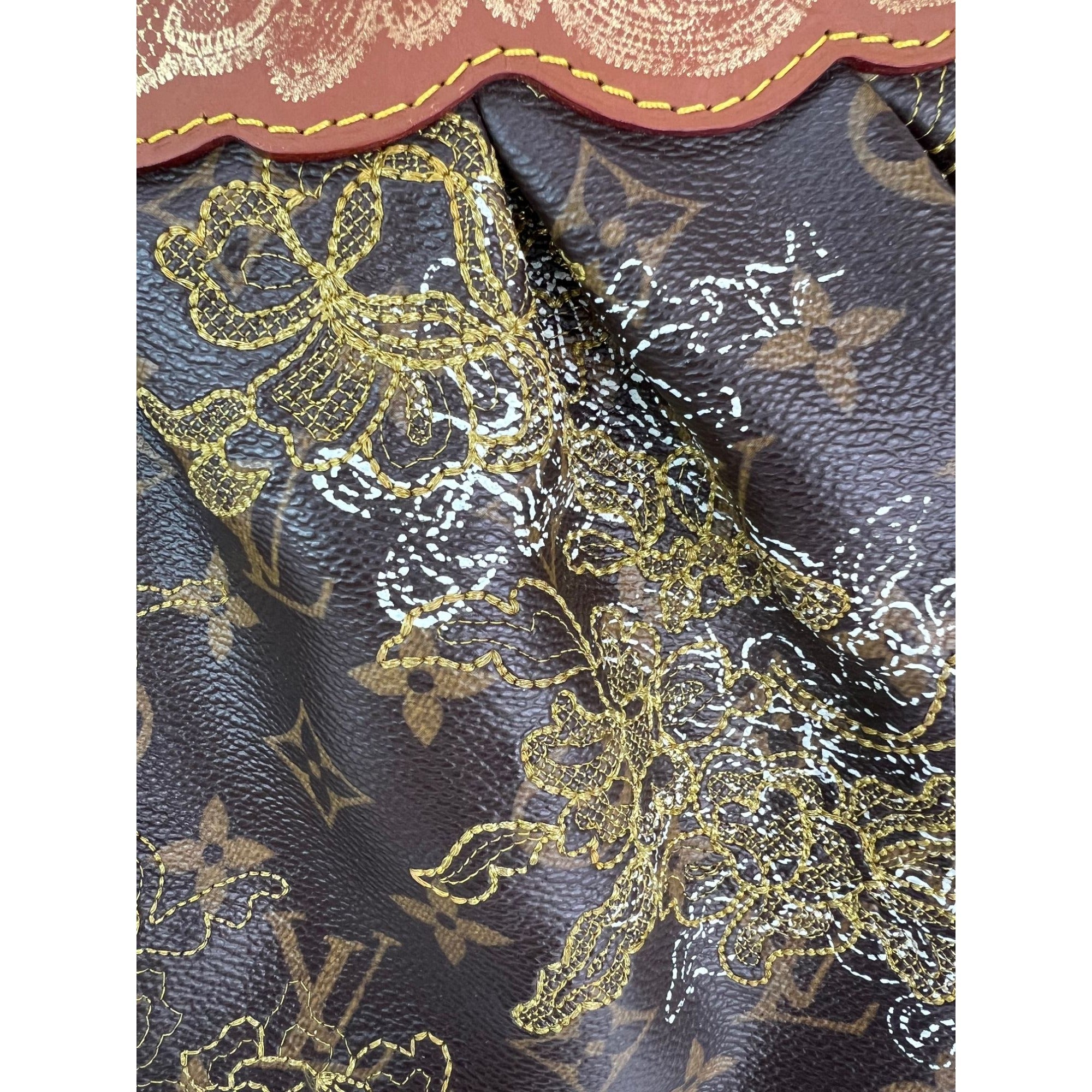 Túi tote Louis Vuitton Dentelle Fersen Gold Monogram Phiên bản giới hạn
