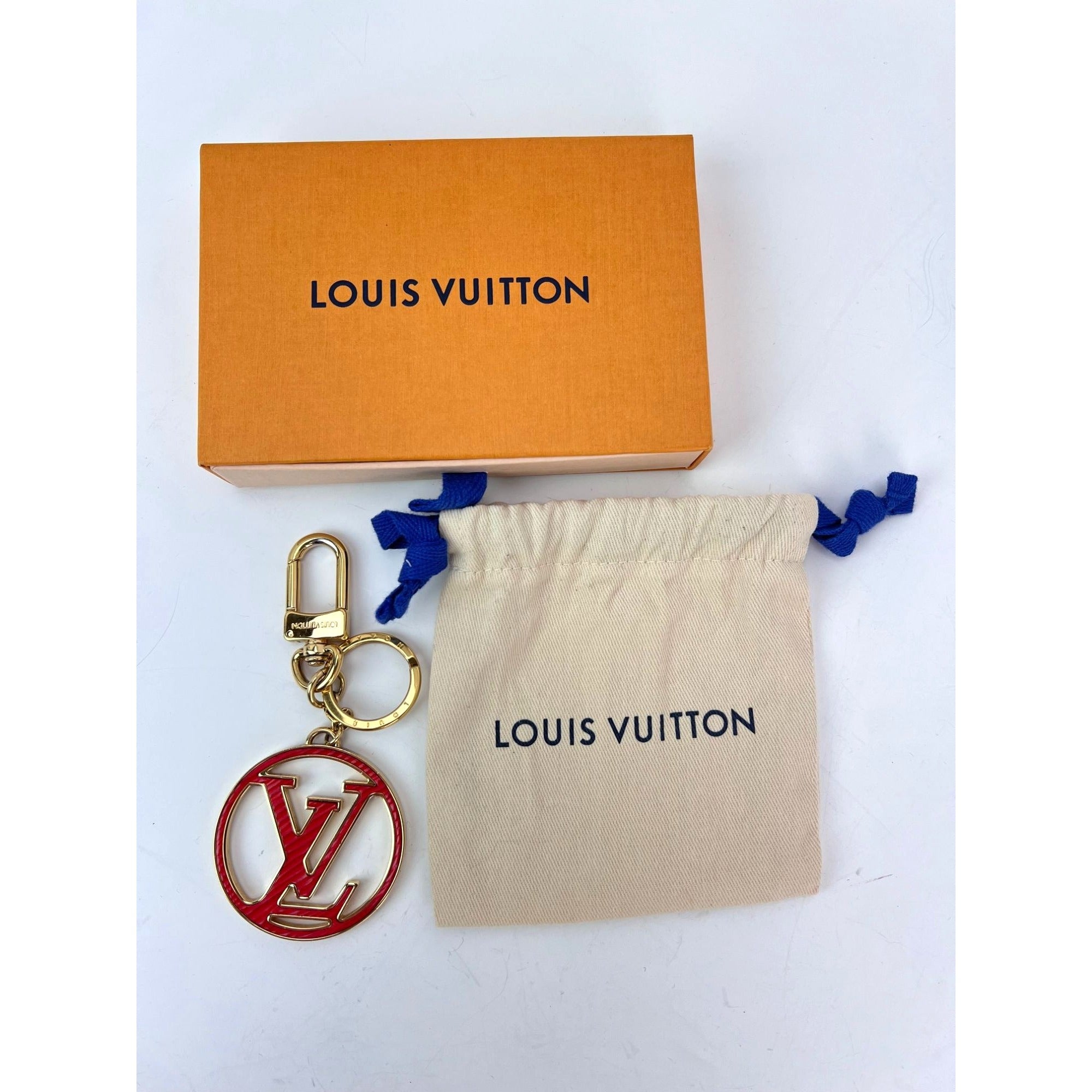 Móc khóa hình tròn Louis Vuitton LV