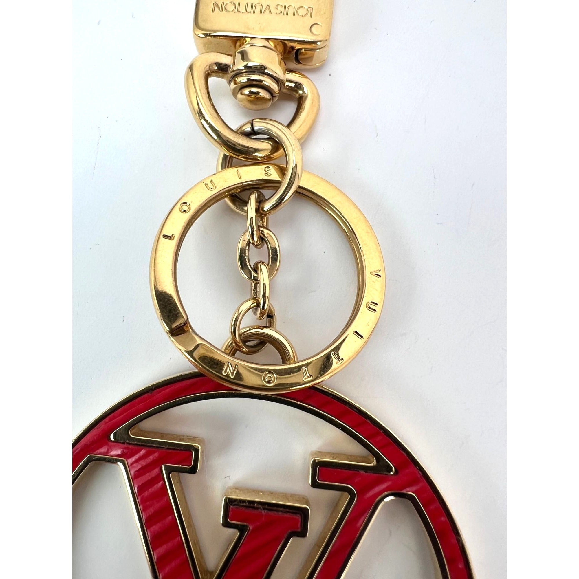 Móc khóa hình tròn Louis Vuitton LV