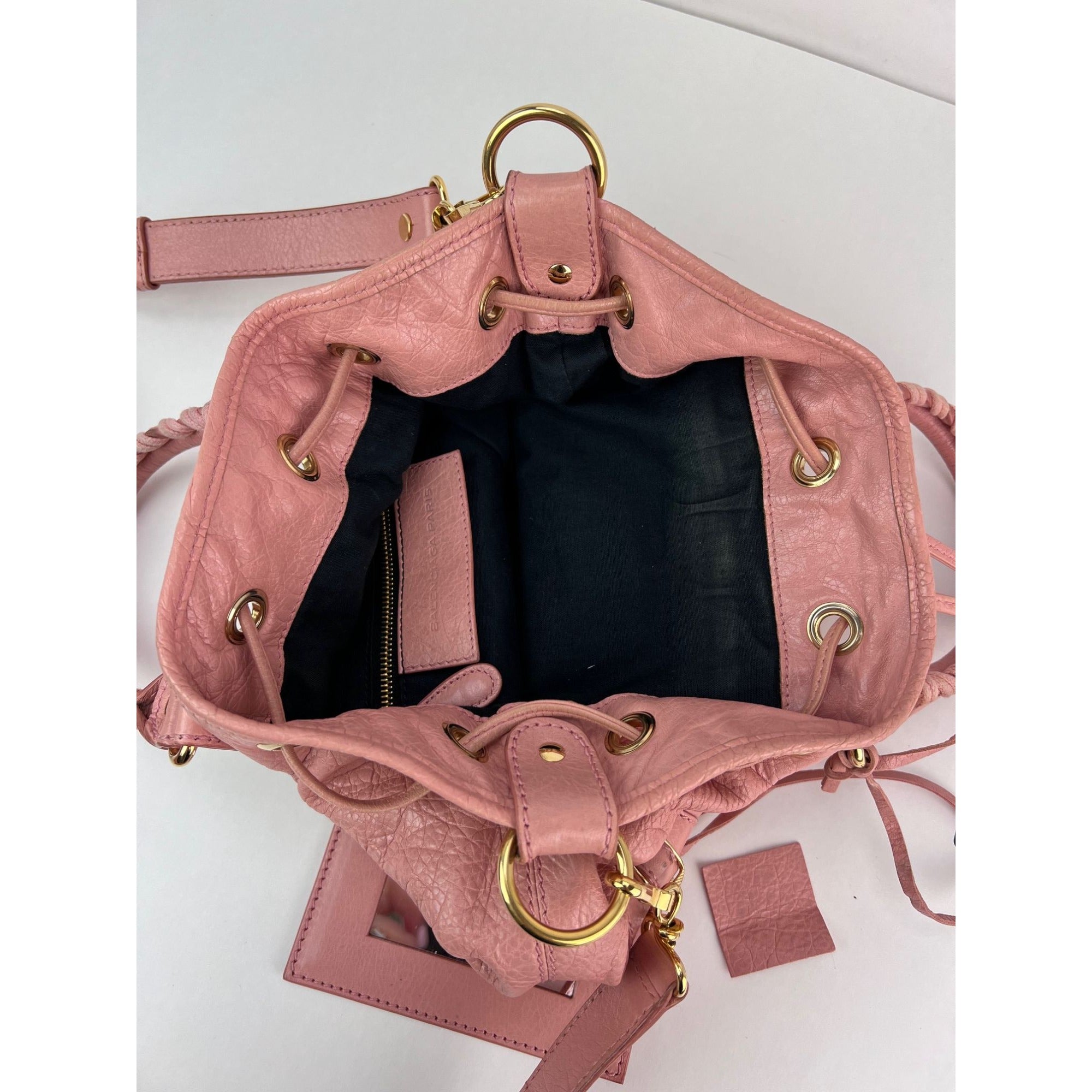 Túi Balenciaga agneau Giant 12 Gold Hardware Mini Pompon Rose Pink Bucket Bag
