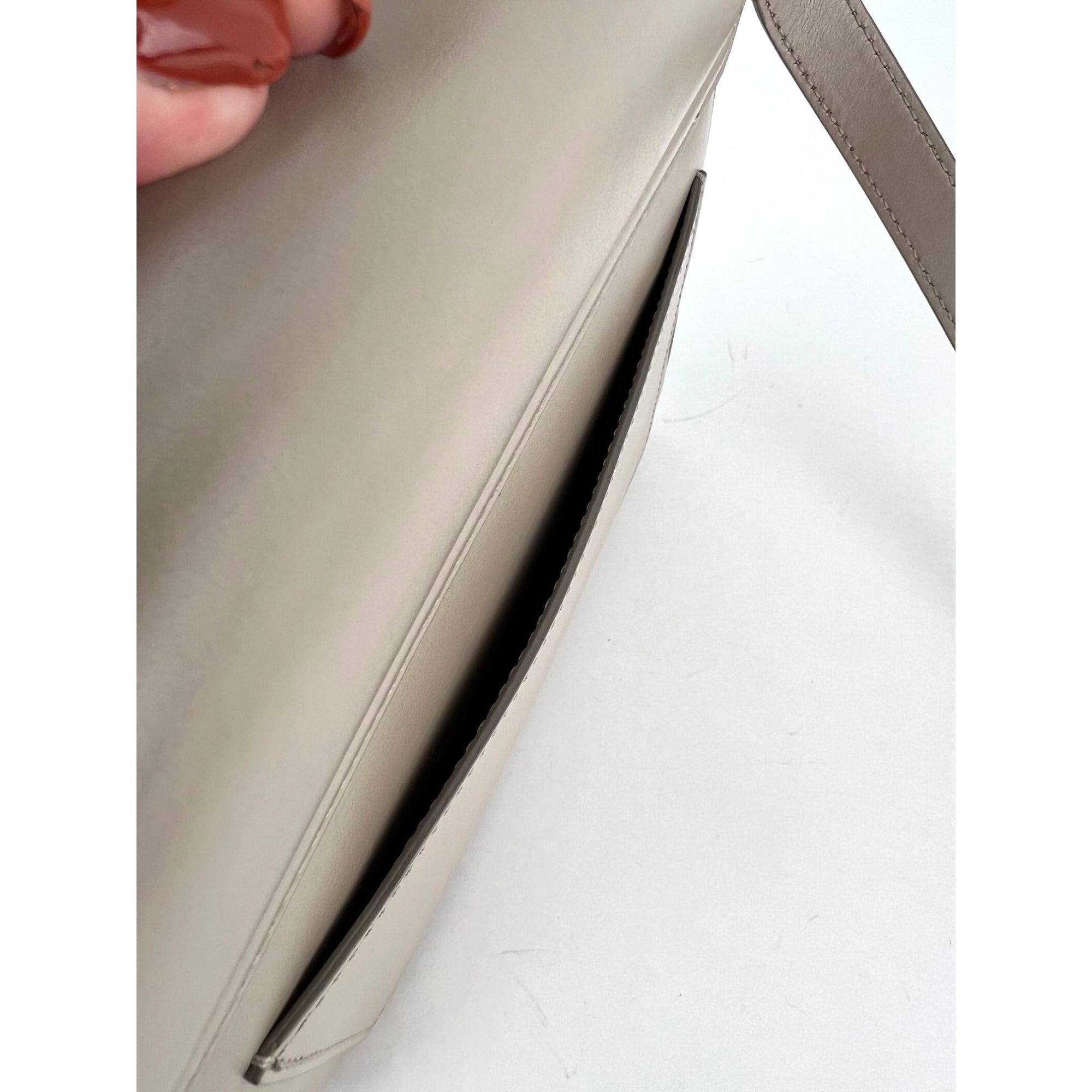 Túi đeo vai Chloe Shiny Calfskin Suede Small C Motty Gray