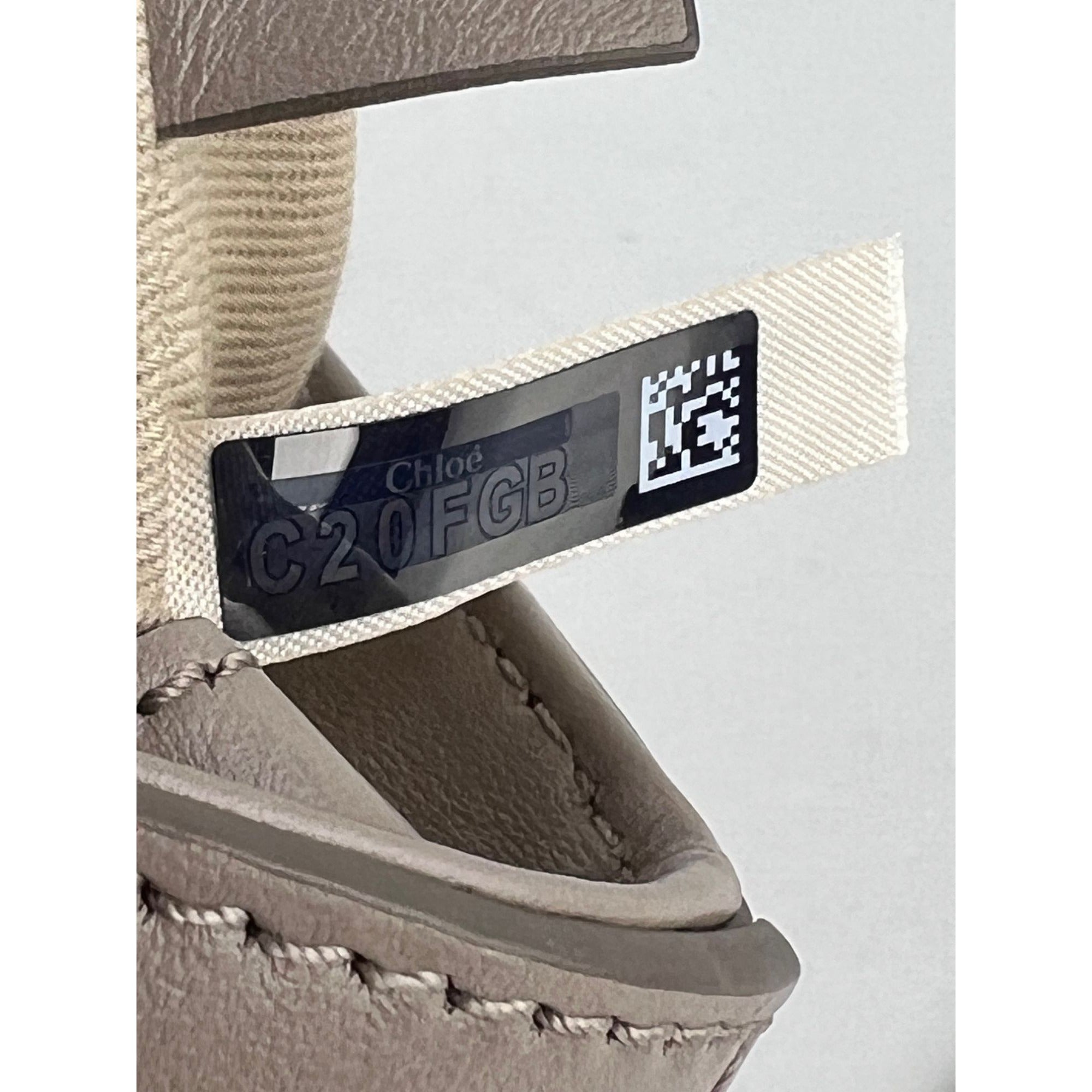 Túi đeo vai Chloe Shiny Calfskin Suede Small C Motty Gray