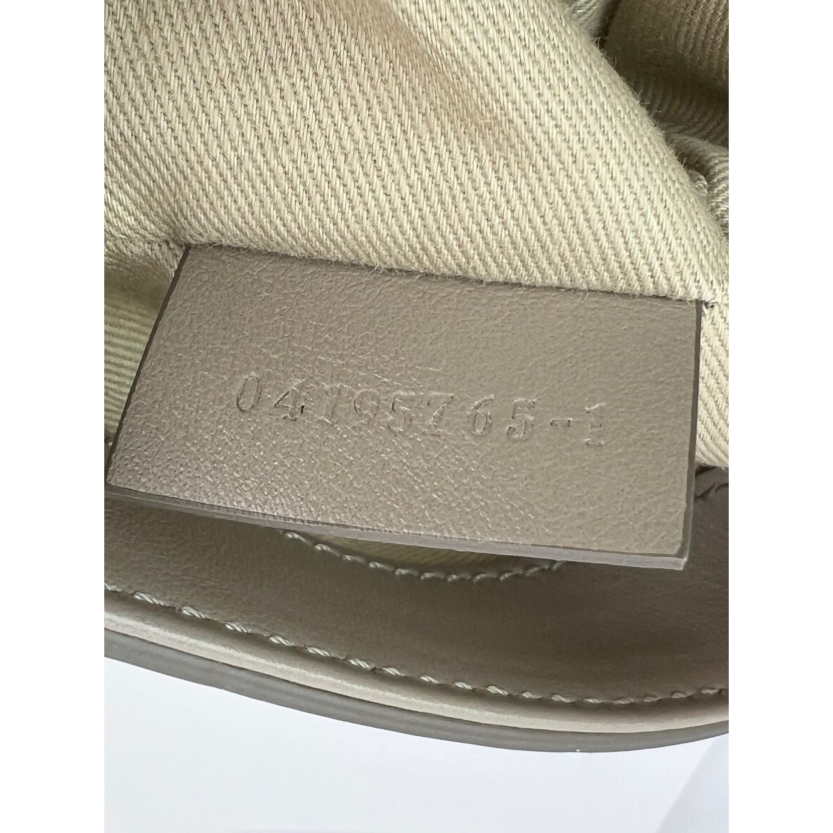 Túi đeo vai Chloe Shiny Calfskin Suede Small C Motty Gray