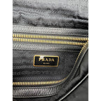 Túi máy ảnh đeo chéo Prada Tessuto Nylon Bandoliera màu đen