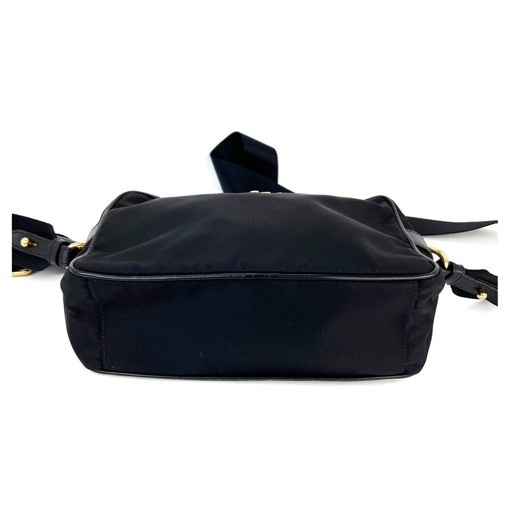 Túi máy ảnh đeo chéo Prada Tessuto Nylon Bandoliera màu đen