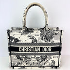 Túi vải canvas thêu hình ngôi sao và dấu hiệu cỡ trung của Christian Dior màu đen